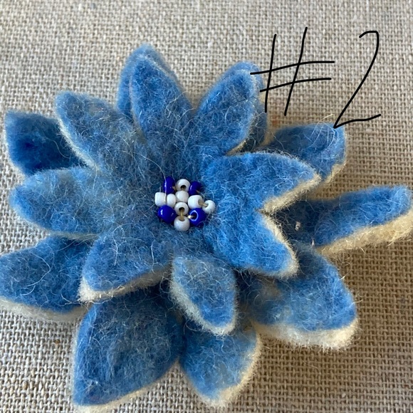 Hand Felted Floral Pins Brooches - Picture 3 of 8